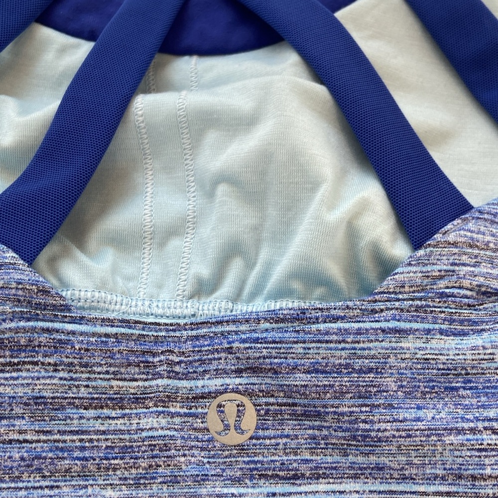 Lululemon tank with built-in-bra in blue stripes, size 6. New - Picture 5 of 7
